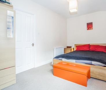 2 bedroom maisonette to rent - Photo 2