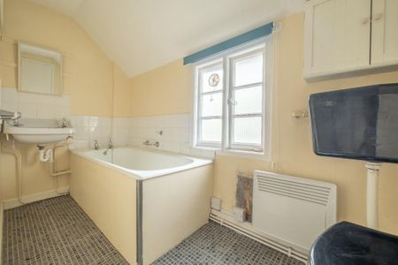 2 bedroom terraced house to rent - Photo 4