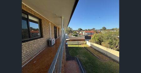 Original Double Brick Family Home ! - Photo 3