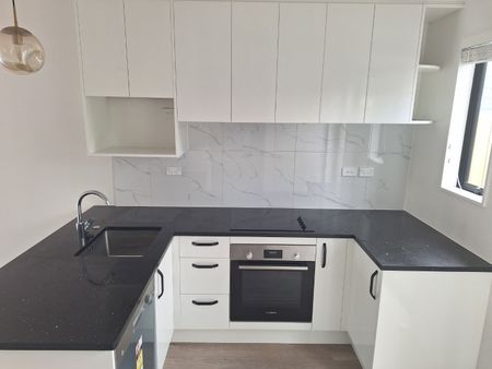 Modern Townhouse 2 Bedrooms - Photo 5