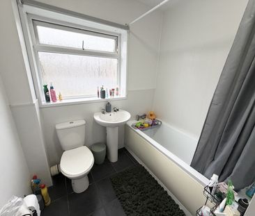 Guest Avenue, Poole, - Photo 5