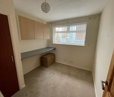 2 bedroom semi-detached bungalow to rent - Photo 6