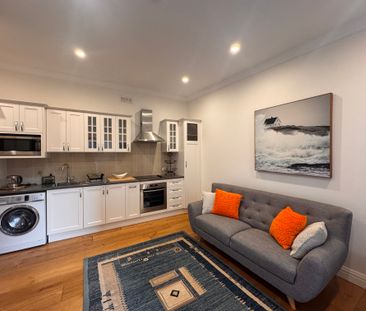 Fully Furnished Granny Flat - Photo 2