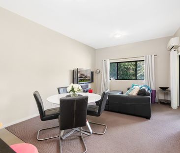 Stylish One-Bedroom Apartment with Study in Everton Park - Photo 3