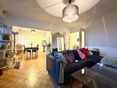 T4 MEUBLÉ ASCENSEUR - RUE DE CHAMPAGNE - 77.10 m² - Photo 2