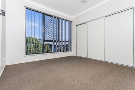 EDEN ON THE LAKE.....3 LEVEL LUXURY! - Photo 4