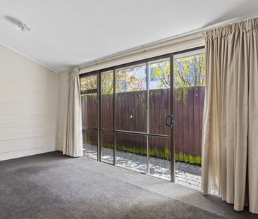 3-bedroom standalone house, with parking - Photo 4