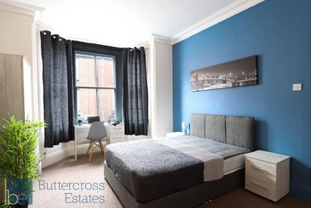 1 bedroom in a house share to rent - Photo 2