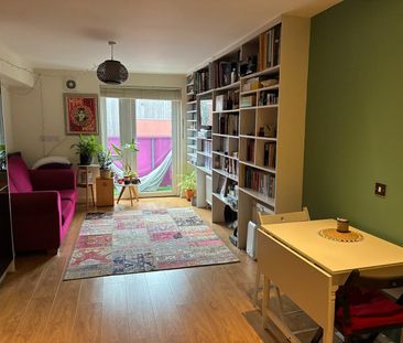 Room in a Shared Flat, Masey Mews, SW2 - Photo 1