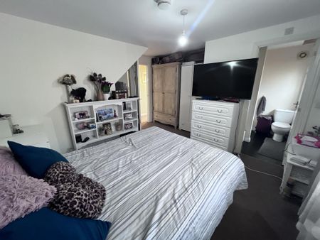 4 bedroom townhouse to rent - Photo 5