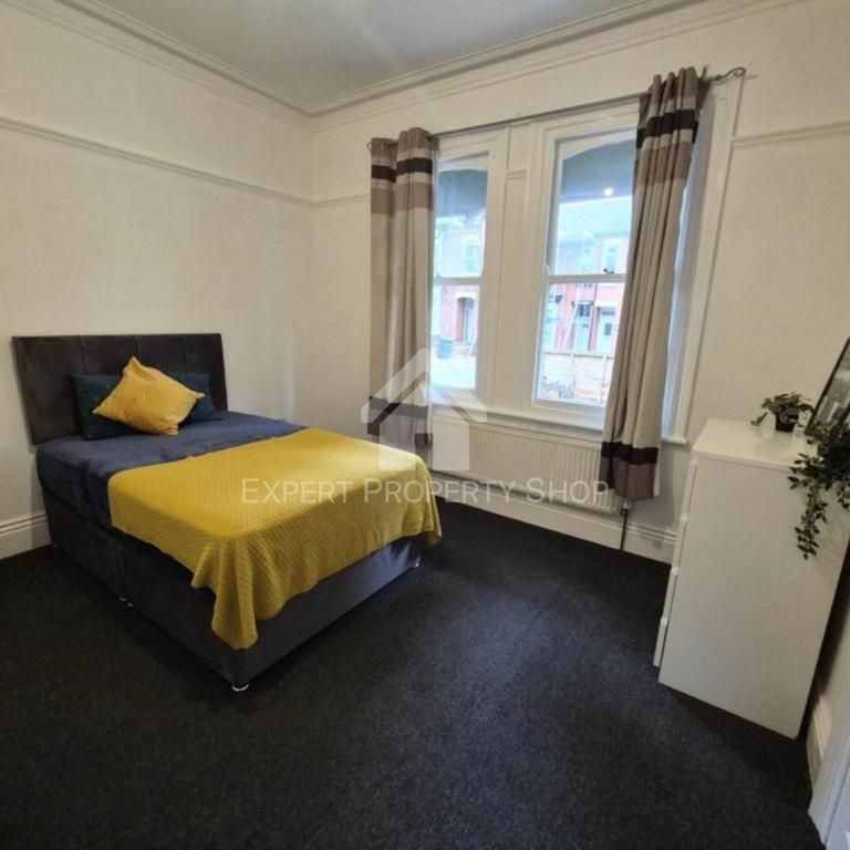 1 bedroom in a house share to rent - Photo 1