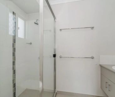 Stylish Modern Home - Photo 5