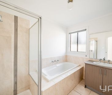 SPACIOUS FAMILY LIVING IN A PEACEFUL LOCATION! - Photo 4