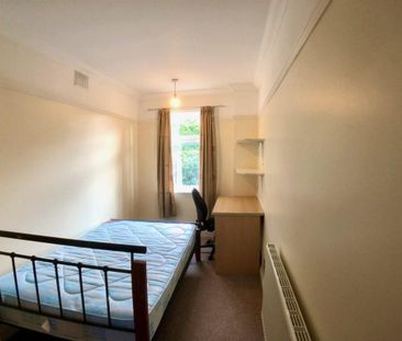 4 bedroom terraced house to rent - Photo 4