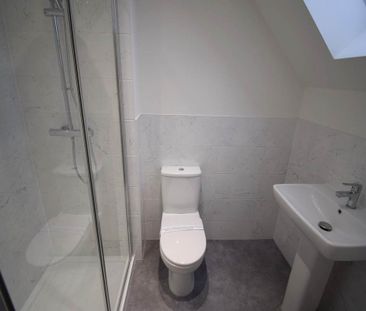 3 bedroom semi-detached house to rent - Photo 6