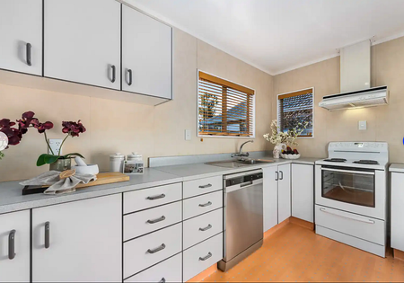 Charming 2BR Townhouse in Feilding - Photo 5