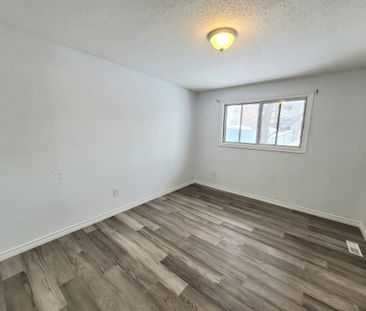 For Lease - 477 Dean Avenue Unit# 49, Oshawa, Ontario - Photo 2