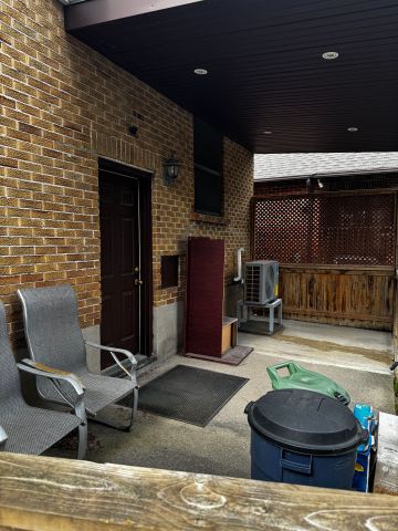 For Lease - 900 Adelaide Street, London East, Ontario - Photo 4