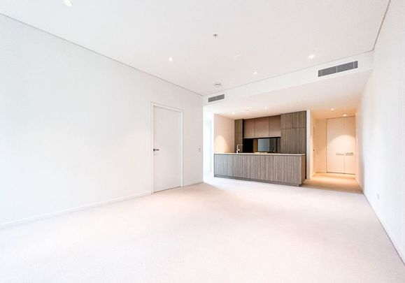 Executive Living&colon; Furnished 2 Bedroom &plus; Study Apartment at Infinity for Lease&excl; - Photo 1