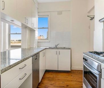 Elizabeth Bay - Photo 5