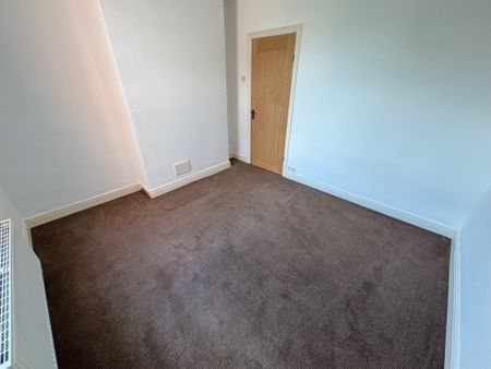 MontagueRoad, Hucknall, NOTTINGHAM - Photo 4