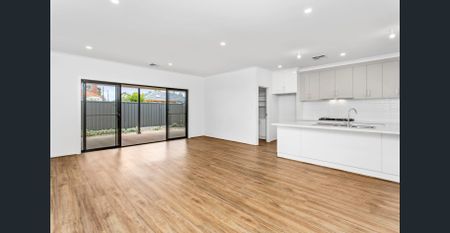 Style and Comfort Between the City and the Sea. - Photo 2