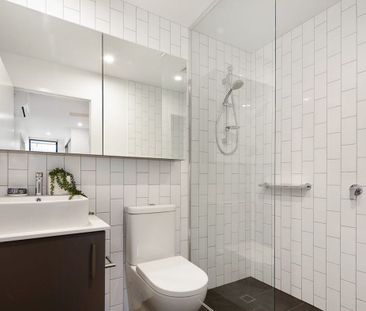 Modern Top-Floor Apartment with North-Facing Balcony in Prime Newma... - Photo 6