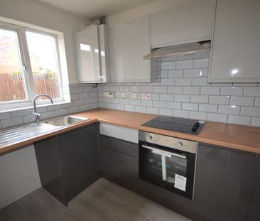 2 Bed Semi-Detached House, Ascot Gardens, LS10 - Photo 4