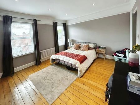 3 bedroom semi-detached house to rent - Photo 2