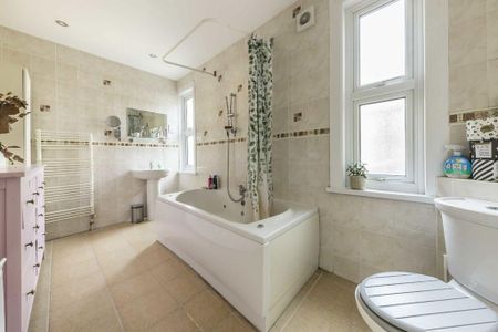 4 bedroom terraced house to rent - Photo 3