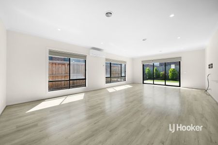 60 Cloudburst Avenue, Wyndham Vale VIC, Belconnen - Photo 3