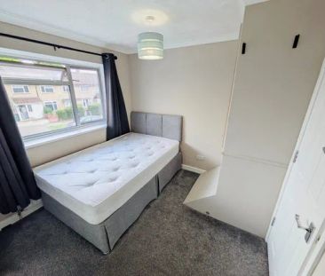 Gossops green 0 bedroom house share to rent - Photo 3