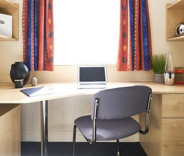 1 bedroom in a flat share to rent - Photo 5