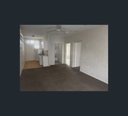 211/9 Anthony Street, South Townsville, Qld 4810 - Photo 4