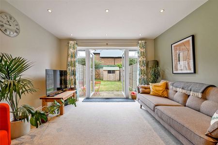 A beautifully presented home in immaculate condition in a small gated development in Windsor. - Photo 5