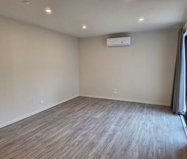 West Harbour. Brand new - Photo 1