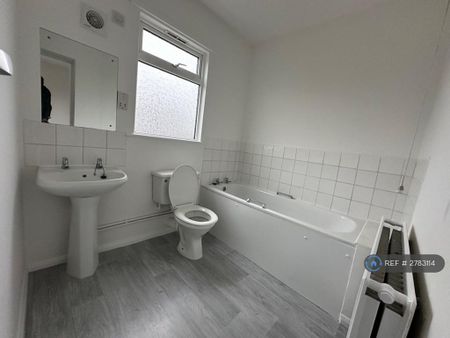 2 bedroom maisonette to rent - Photo 5