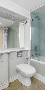 1 bedroom in a flat share to rent - Photo 4