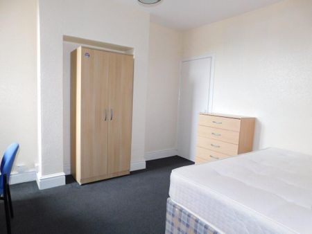 6 bedroom terraced house to rent - Photo 5