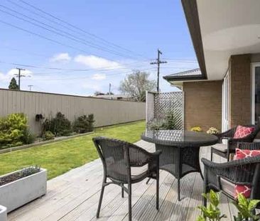 Modern 4 Bedroom Home In Westown - Photo 3