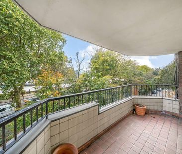 2 bedroom flat to rent - Photo 2