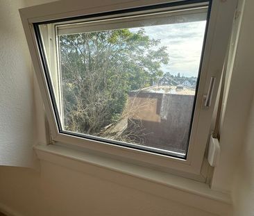Kernsanierte, helle 2 Zi-DG Wohnung - Foto 1