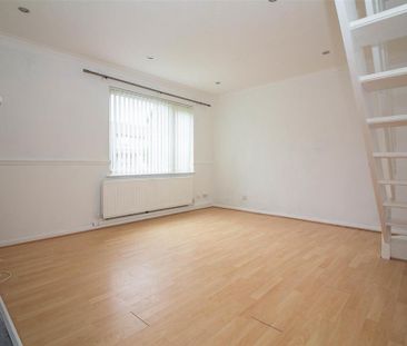 2 bedroom semi-detached house to rent - Photo 2