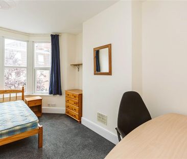 6 bedroom terraced house to rent - Photo 3