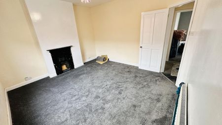 4 bedroom terraced house to rent - Photo 3