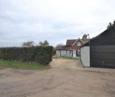 3 bedroom semi-detached house to rent - Photo 3