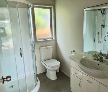 Modern Family Home, Beachlands - Photo 5