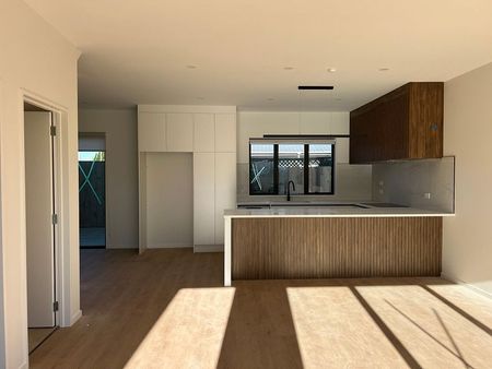 Stunning 4BR New Build in Papatoetoe! - Photo 4