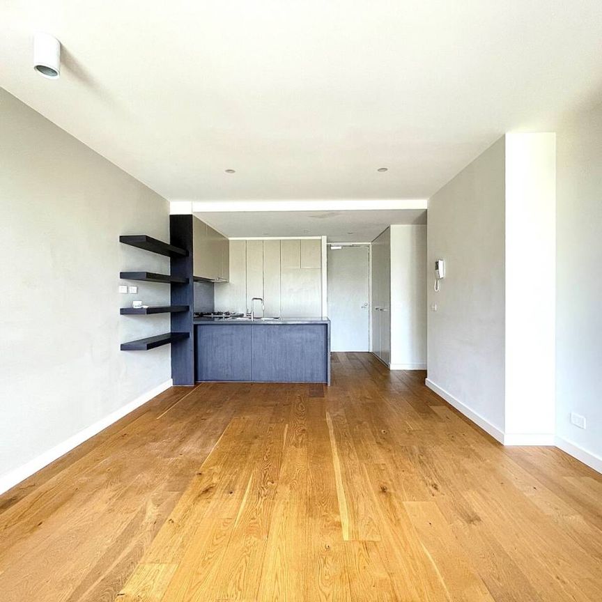 TWO BEDROOM | MODERN | GREAT LOCATION - Photo 1