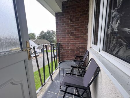 2 bedroom flat to rent - Photo 2